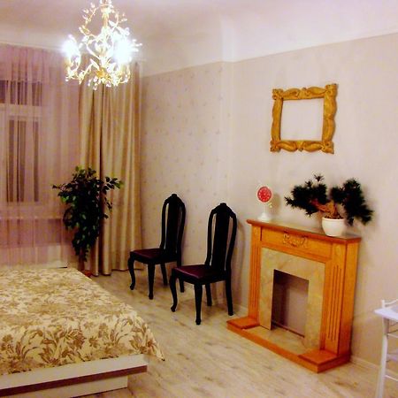 Elegant Apartment Riga Esterno foto