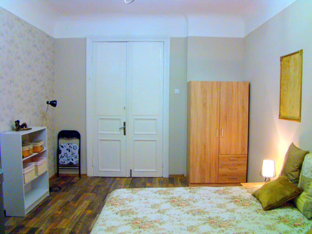Elegant Apartment Riga Esterno foto